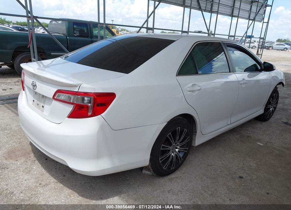 2014 TOYOTA CAMRY SE VIN: 4T1BF1FK3EU835818
