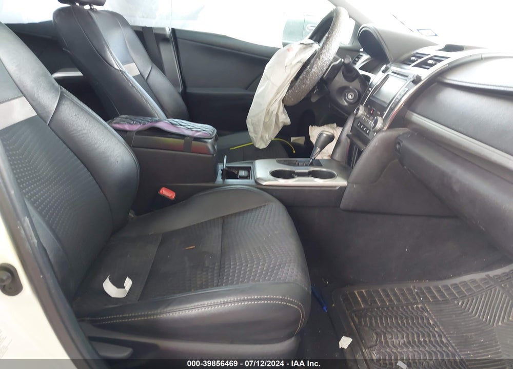 2014 TOYOTA CAMRY SE VIN: 4T1BF1FK3EU835818