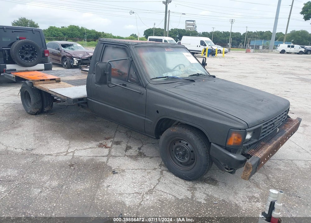 1986 TOYOTA PICKUP CAB CHASSIS RN75 DLX VIN: JT5RN75U9G0010447