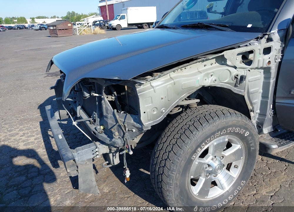 2004 TOYOTA 4RUNNER SR5 V6 VIN: JTEZU14R148014471