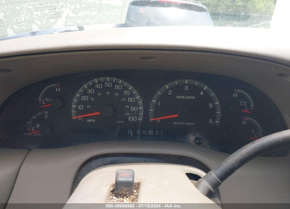 2002 FORD F-150 LARIAT/XLT VIN: 1FTRW08LX2KC14702
