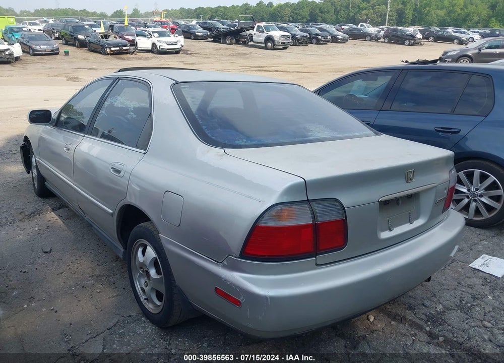 1997 HONDA ACCORD SE VIN: 1HGCD560XVA221128