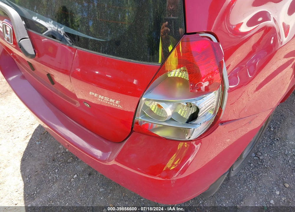 2007 HONDA FIT VIN: JHMGD38427S018024