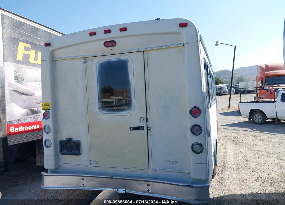 2005 FORD BUS E-450 CUTAWAY VIN: 1FDXE45S35HA09734