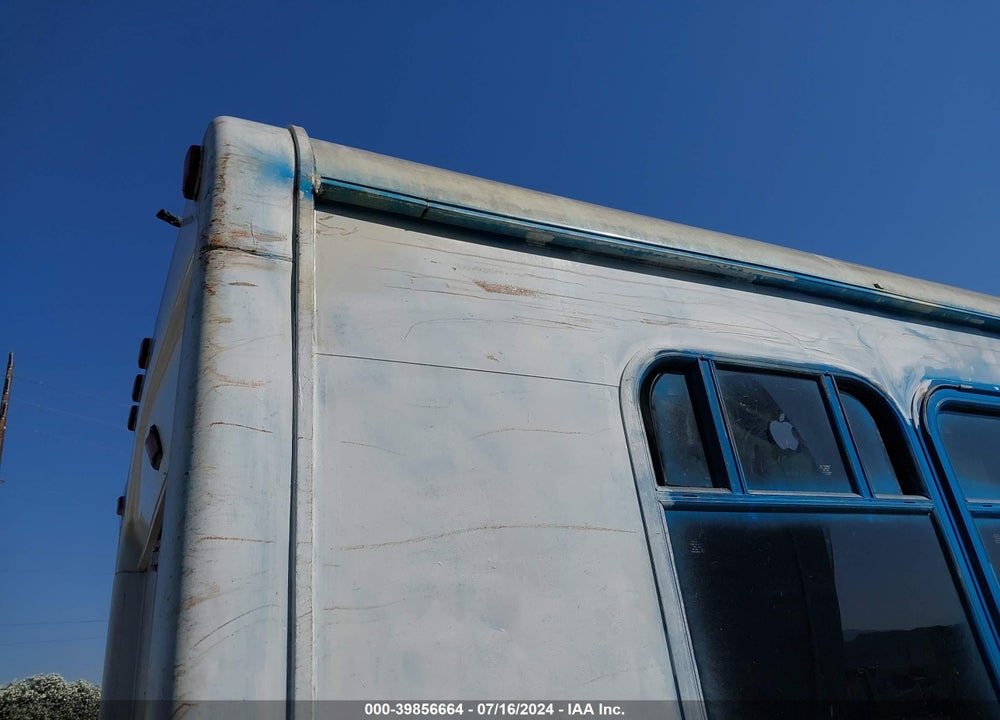2005 FORD BUS E-450 CUTAWAY VIN: 1FDXE45S35HA09734