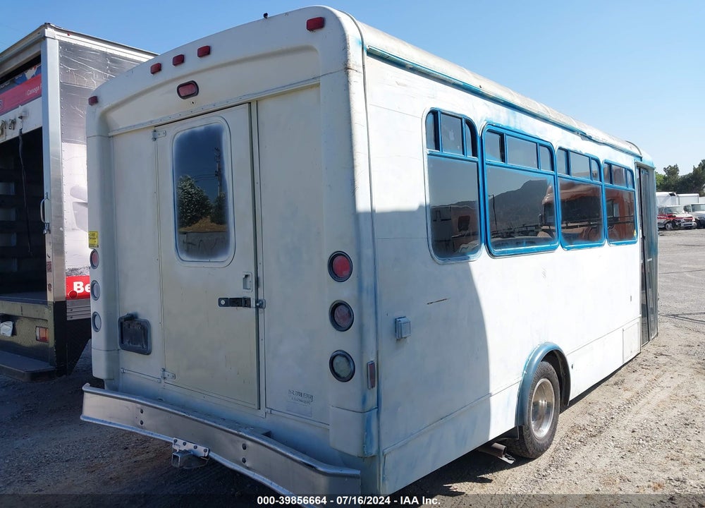 2005 FORD BUS E-450 CUTAWAY VIN: 1FDXE45S35HA09734