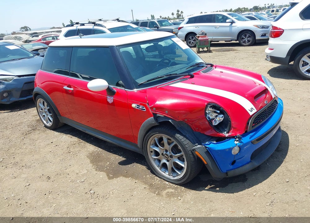 2005 MINI COOPER S VIN: WMWRE33505TL10332