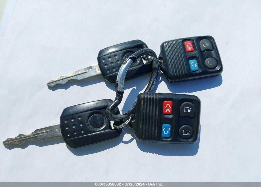 2008 MERCURY MOUNTAINEER VIN: 4M2EU47E28UJ02563