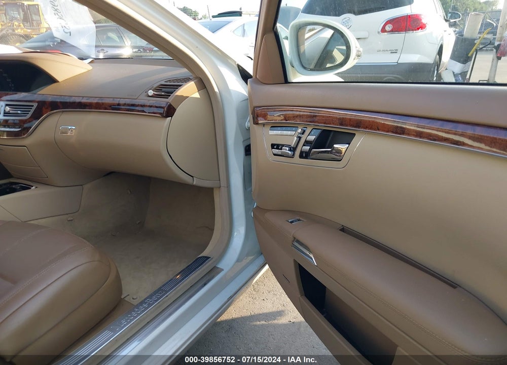 2008 MERCEDES-BENZ S 550 4MATIC VIN: WDDNG86X88A218185
