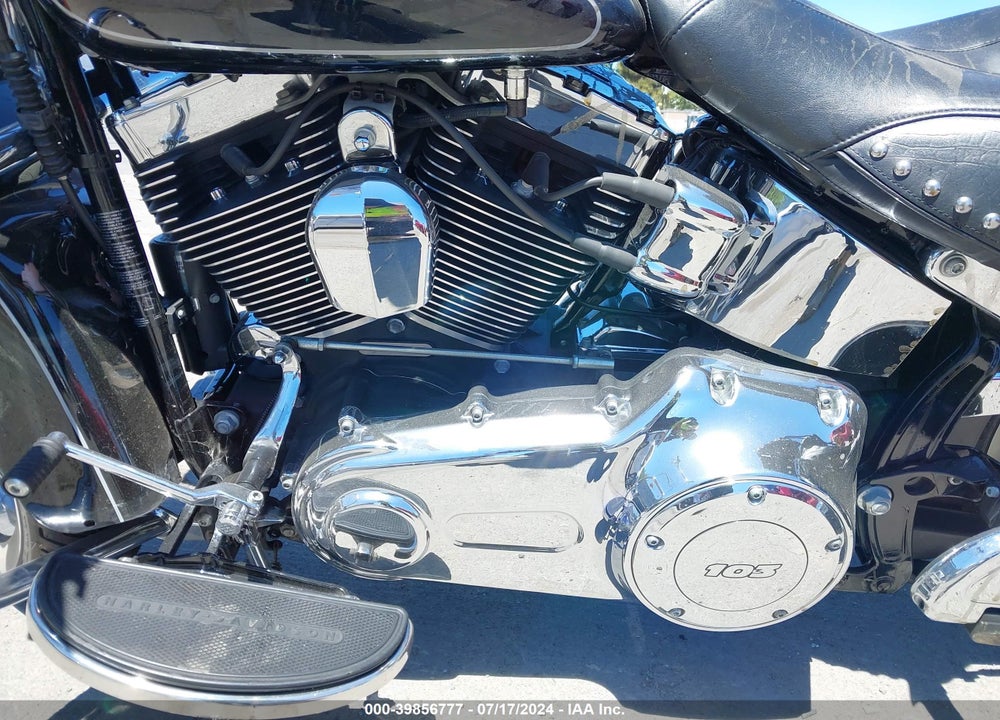 2014 HARLEY-DAVIDSON FLSTC HERITAGE SOFTAIL CLASSIC VIN: 1HD1BWV39EB035909