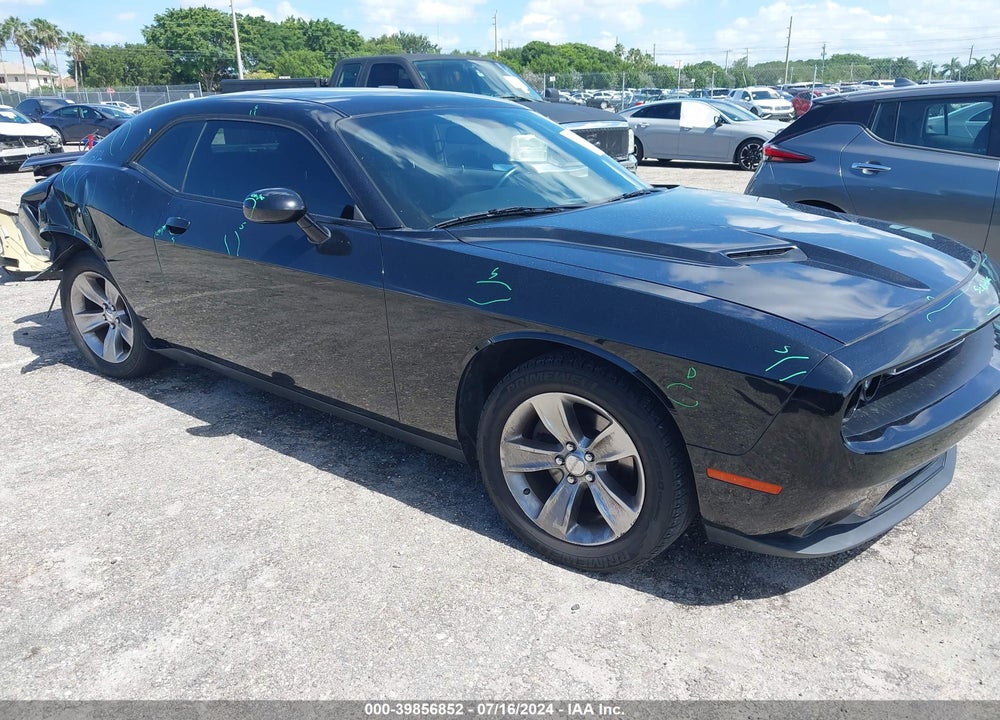2018 DODGE CHALLENGER SXT VIN: 2C3CDZAG5JH236307