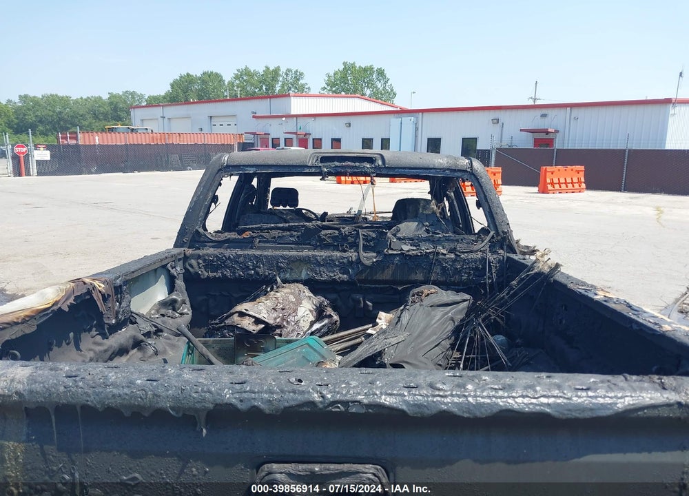 2017 GMC SIERRA 1500 SLT VIN: 3GTP1NEC0HG102501