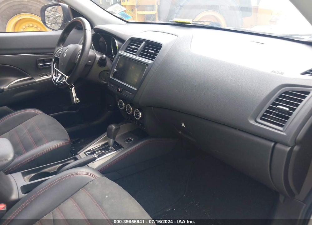 2018 MITSUBISHI OUTLANDER SPORT 2.4 SE VIN: JA4AR3AW3JU012498