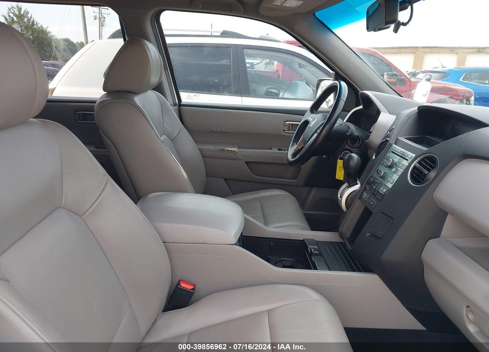 2010 HONDA PILOT EX-L VIN: 5FNYF3H54AB018555