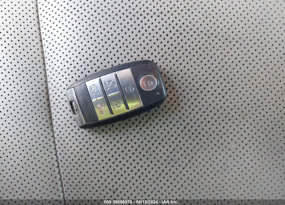 2017 KIA SEDONA EX VIN: KNDMC5C1XH6272333