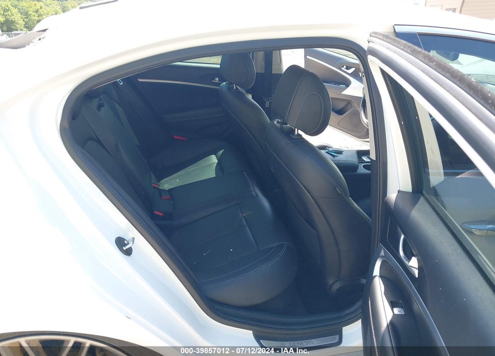 2020 GENESIS G70 2.0T RWD VIN: KMTG64LA8LU056369