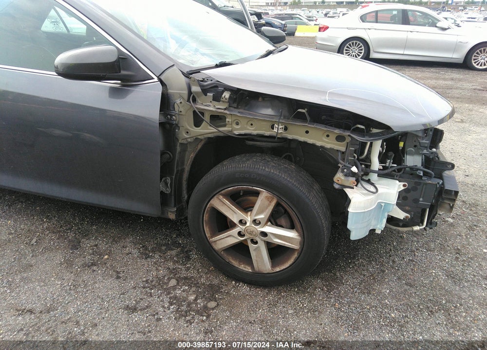 2013 TOYOTA CAMRY SE VIN: 4T1BF1FK6DU647891