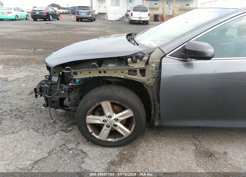 2013 TOYOTA CAMRY SE VIN: 4T1BF1FK6DU647891