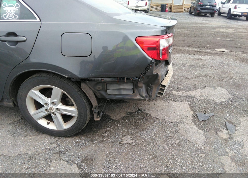 2013 TOYOTA CAMRY SE VIN: 4T1BF1FK6DU647891