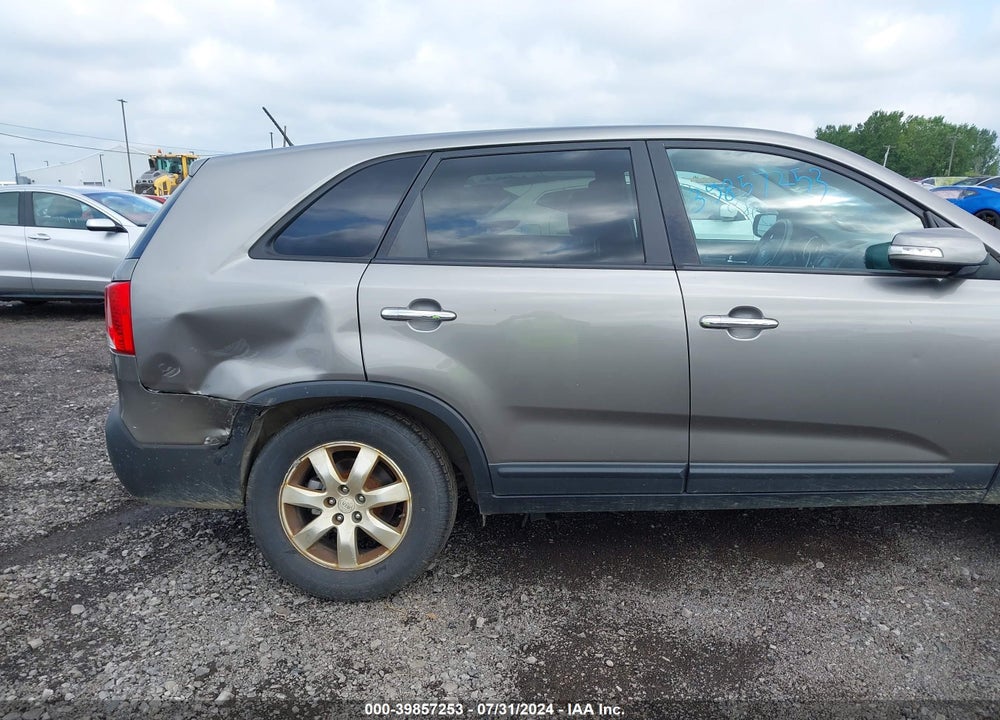 2012 KIA SORENTO LX VIN: 5XYKT3A18CG203936