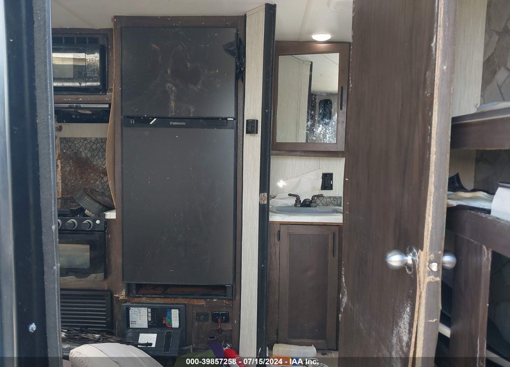 2020 FOREST RIVER CHEROKEE VIN: 4X4TCKB25LK064181