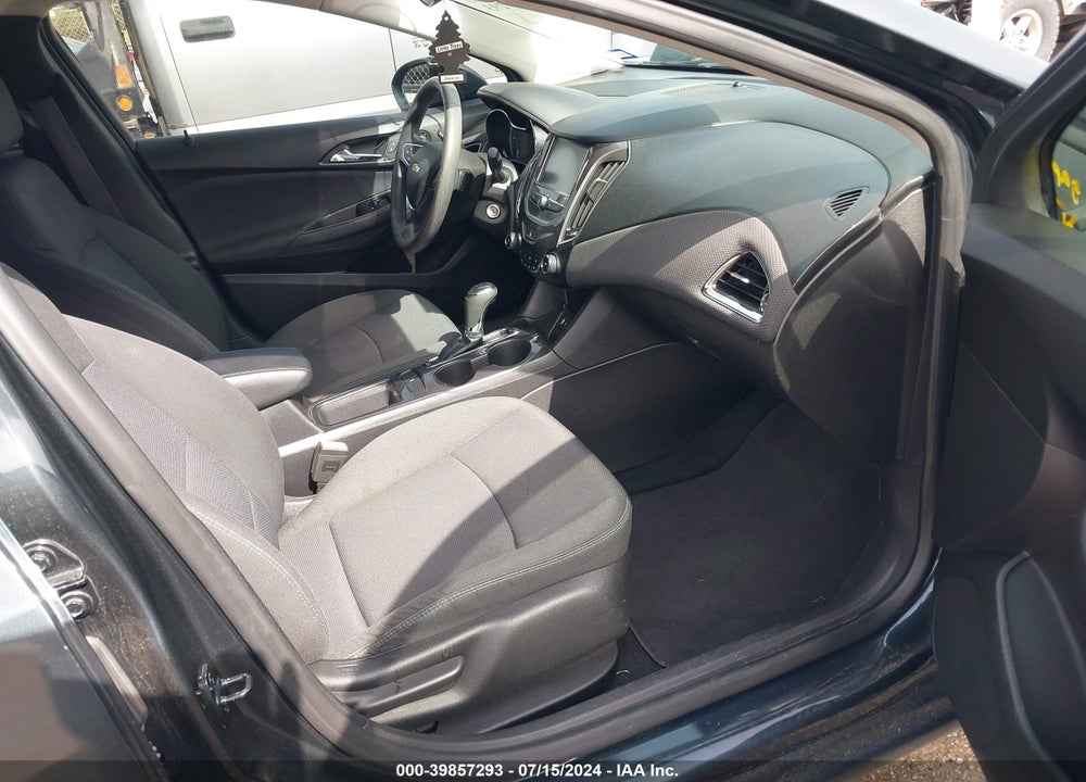2017 CHEVROLET CRUZE LT AUTO VIN: 1G1BE5SM0H7202596