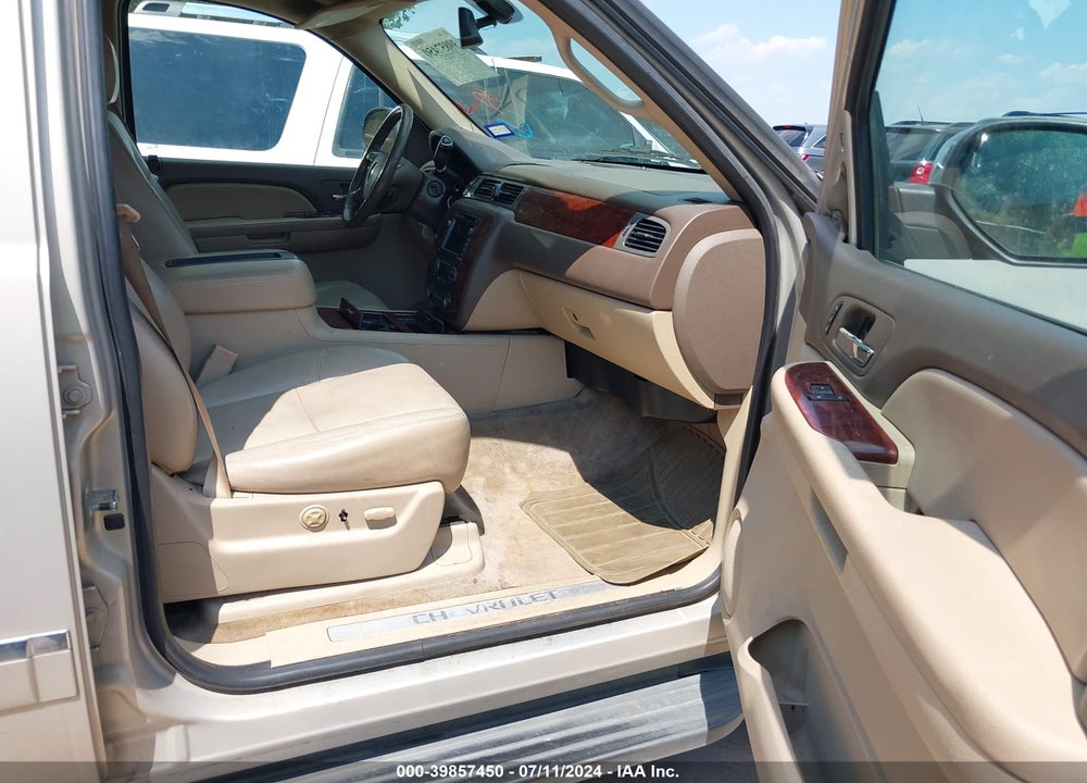2009 CHEVROLET SUBURBAN 1500 LTZ VIN: 1GNFC360X9R137909