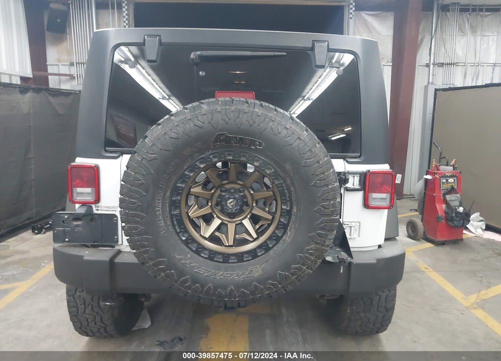2018 JEEP WRANGLER JK UNLIMITED SPORT S 4X4 VIN: 1C4HJWDG9JL904892