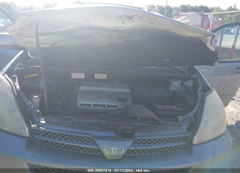 2004 TOYOTA SIENNA XLE VIN: 5TDZA22C54S173846