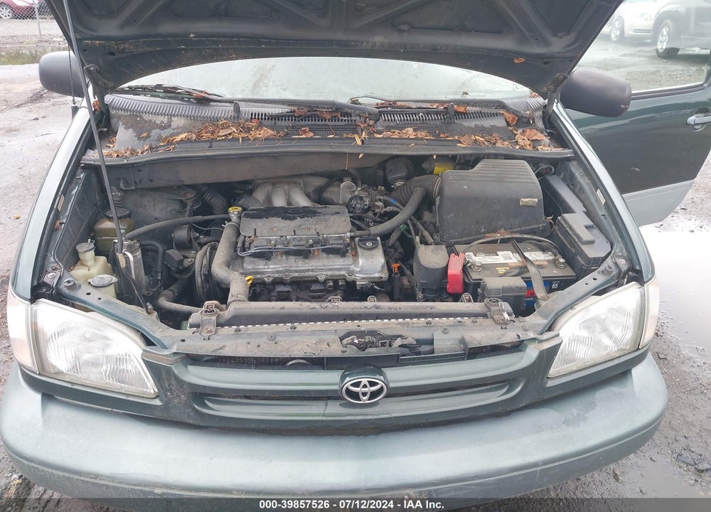 2000 TOYOTA SIENNA LE VIN: 4T3ZF13C0YU261055