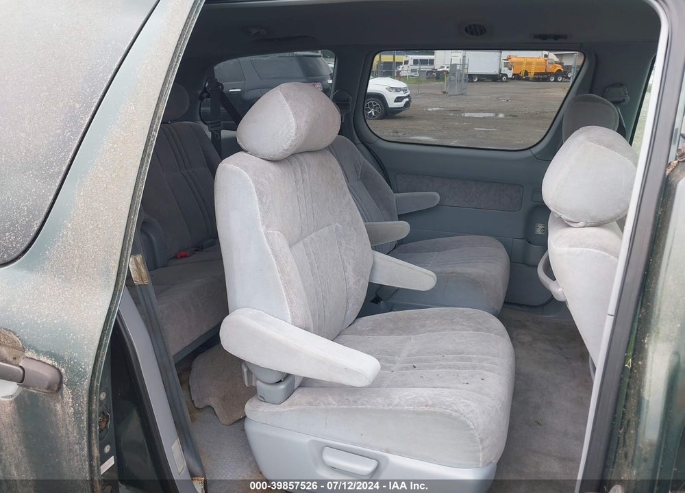 2000 TOYOTA SIENNA LE VIN: 4T3ZF13C0YU261055