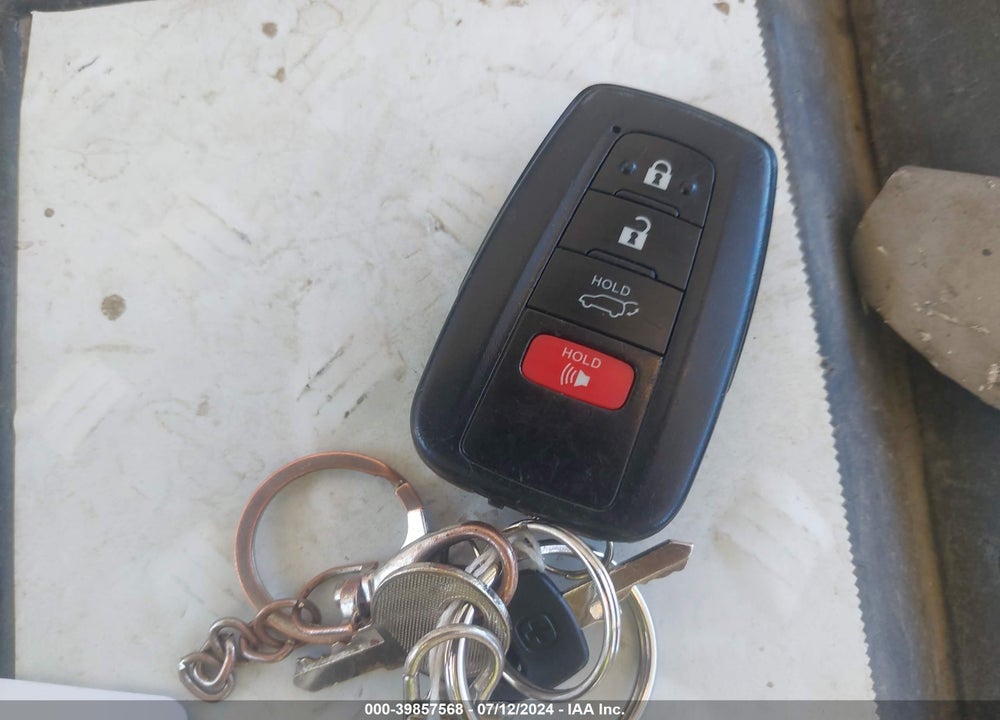2019 TOYOTA RAV4 XLE PREMIUM VIN: JTMA1RFV7KD028429