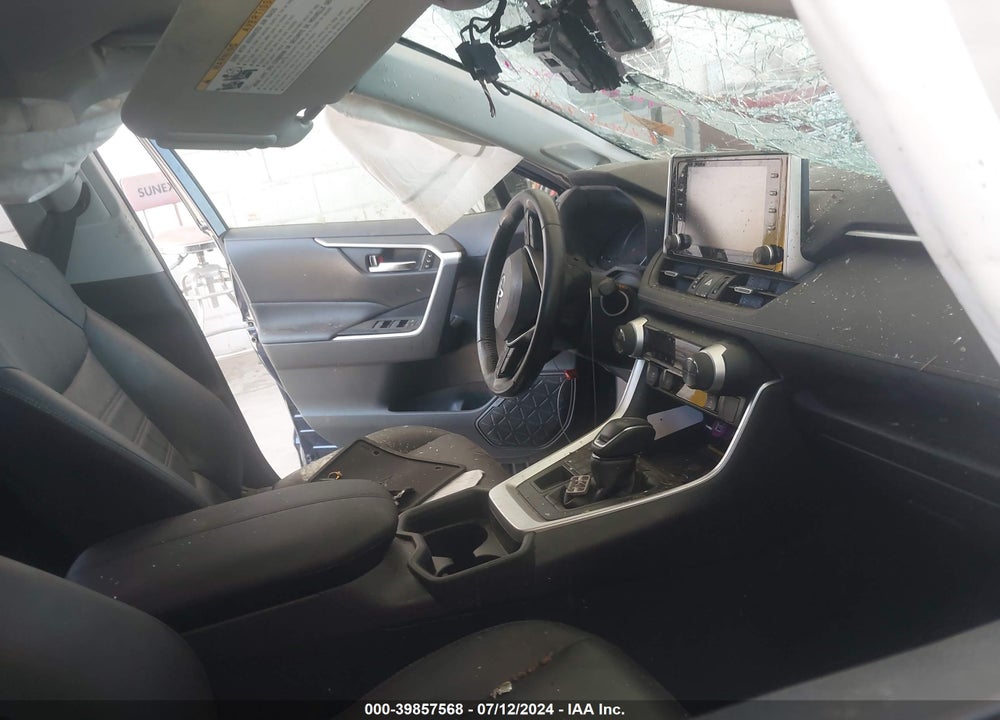 2019 TOYOTA RAV4 XLE PREMIUM VIN: JTMA1RFV7KD028429