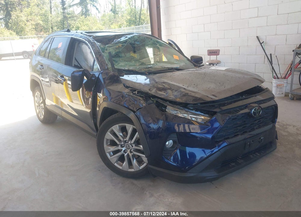 2019 TOYOTA RAV4 XLE PREMIUM VIN: JTMA1RFV7KD028429