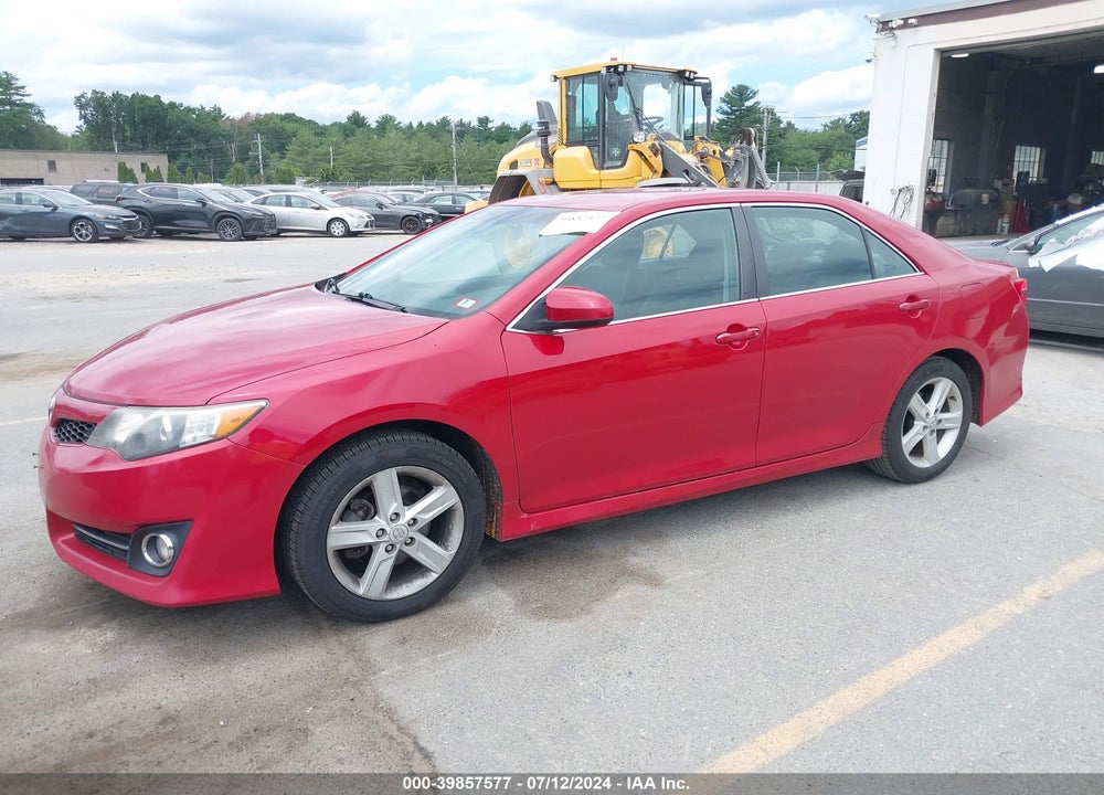 2013 TOYOTA CAMRY SE VIN: 4T1BF1FK2DU657687