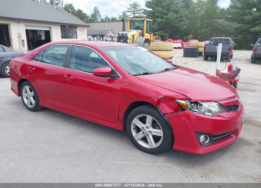 2013 TOYOTA CAMRY SE VIN: 4T1BF1FK2DU657687