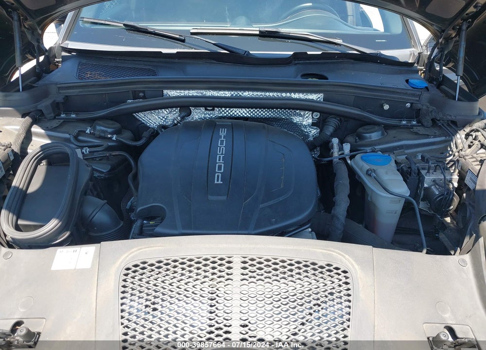 2018 PORSCHE MACAN SPORT EDITION VIN: WP1AA2A51JLB19570