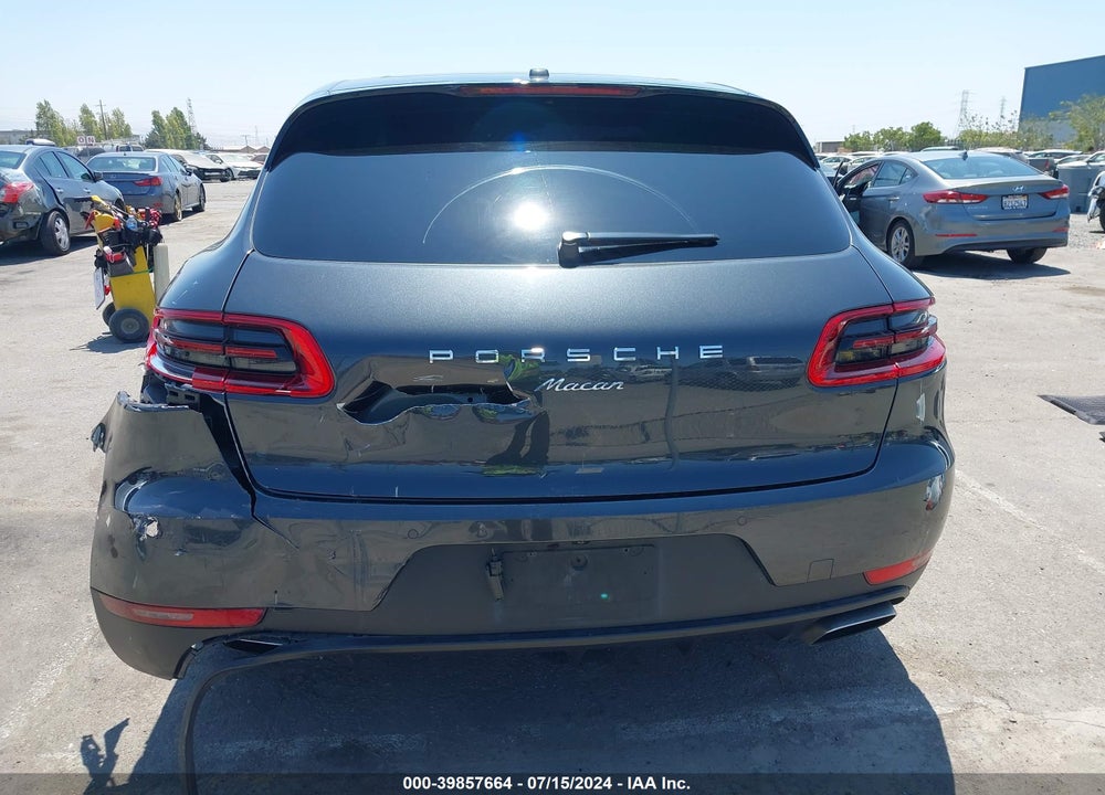 2018 PORSCHE MACAN SPORT EDITION VIN: WP1AA2A51JLB19570