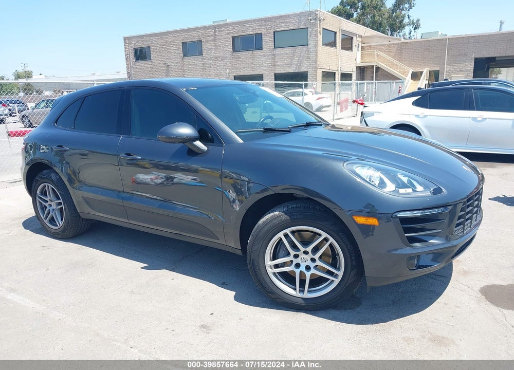 2018 PORSCHE MACAN SPORT EDITION VIN: WP1AA2A51JLB19570