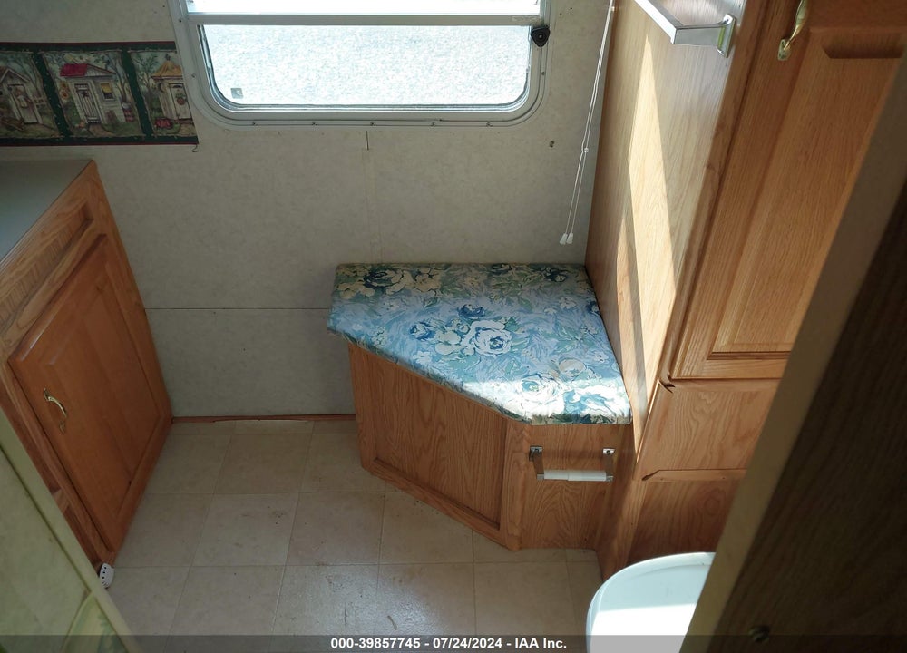 2002 JAYCO JAY FLIGHT 27.5RKS VIN: 1UJCJ02N325L10118