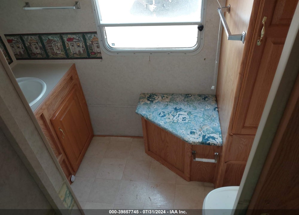 2002 JAYCO JAY FLIGHT 27.5RKS VIN: 1UJCJ02N325L10118