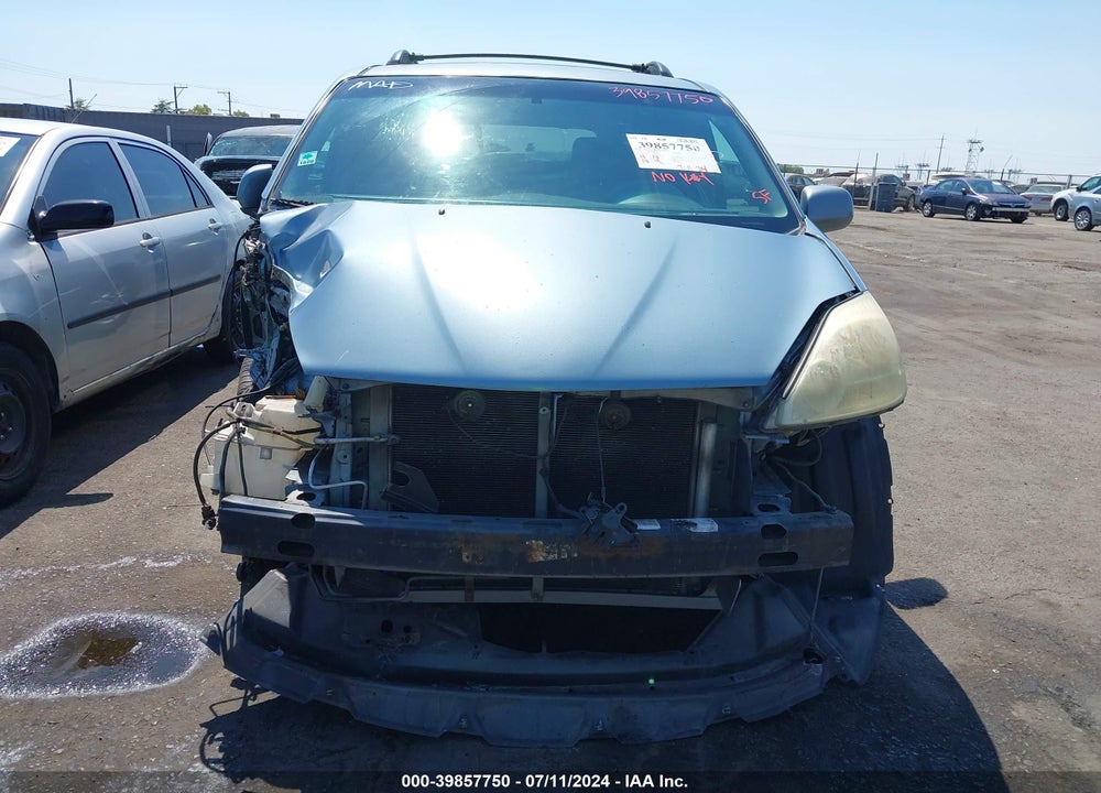 2005 TOYOTA SIENNA XLE VIN: 5TDZA22C25S280905