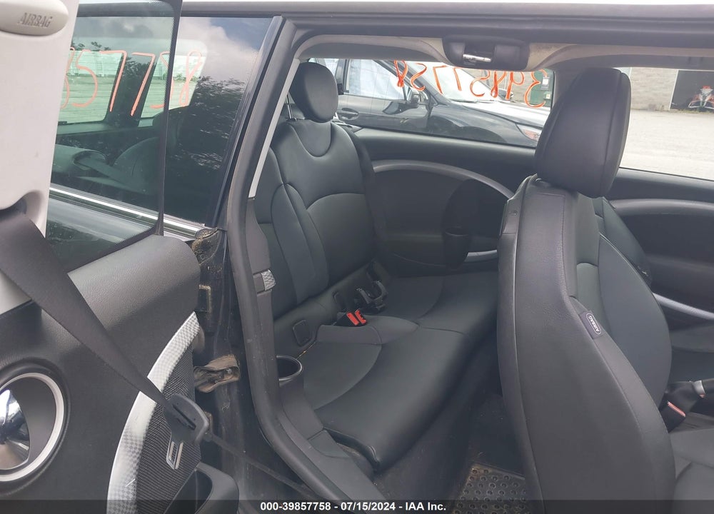 2009 MINI COOPER S CLUBMAN VIN: WMWMM33529TP73933