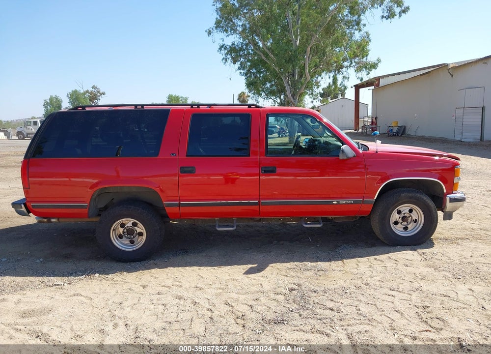 1999 CHEVROLET SUBURBAN 1500 LT VIN: 3GNEC16R6XG193888