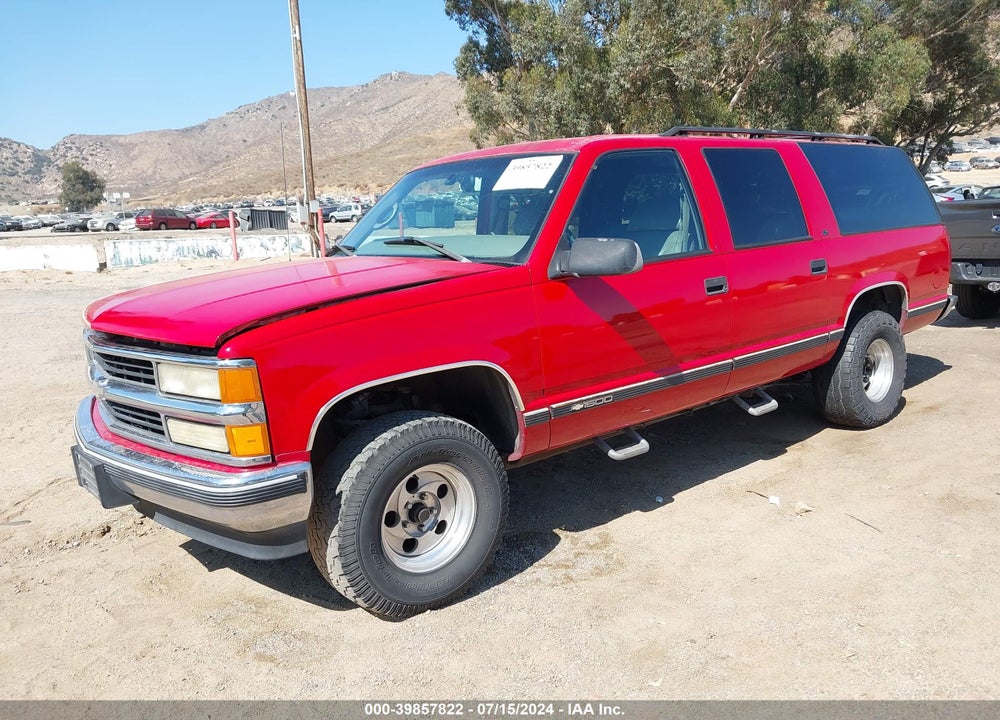 1999 CHEVROLET SUBURBAN 1500 LT VIN: 3GNEC16R6XG193888