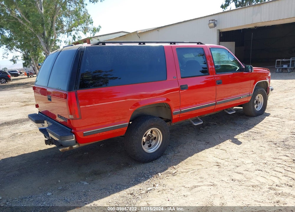 1999 CHEVROLET SUBURBAN 1500 LT VIN: 3GNEC16R6XG193888