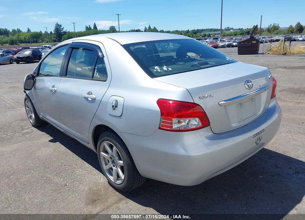 2011 TOYOTA YARIS VIN: JTDBT4K35B4082060