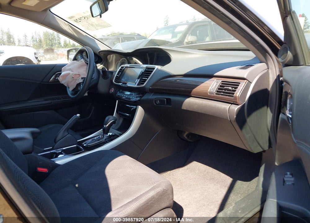2017 HONDA ACCORD EX VIN: 1HGCR2F71HA061710
