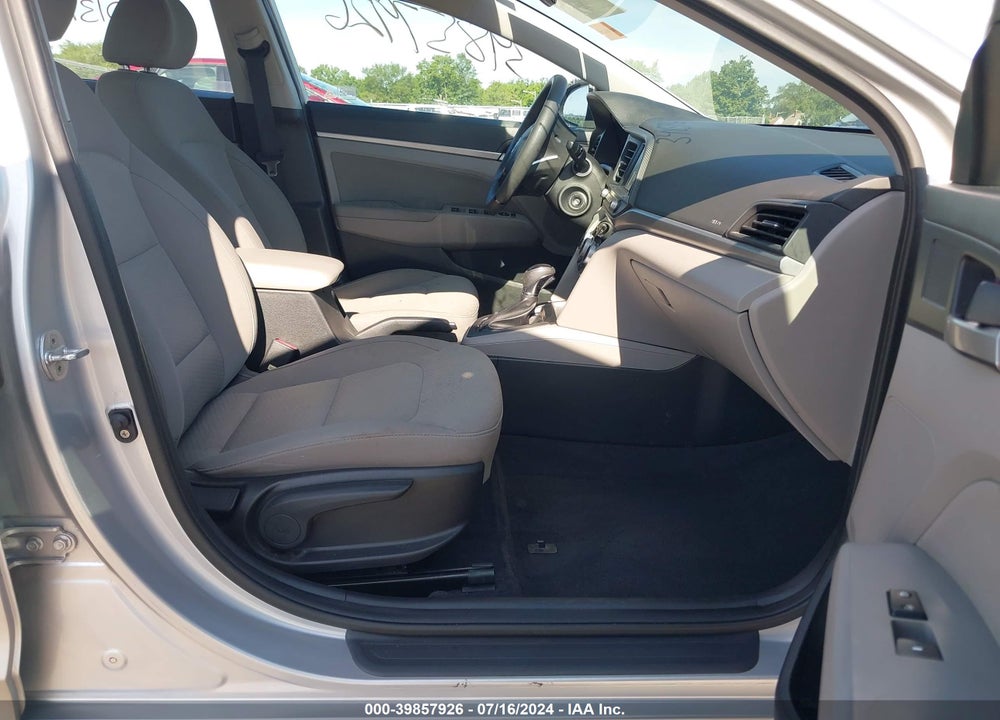 2019 HYUNDAI ELANTRA SEL VIN: KMHD84LF3KU743793