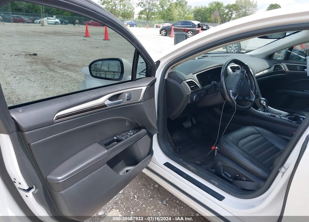 2015 FORD FUSION SE VIN: 3FA6P0HD5FR126642